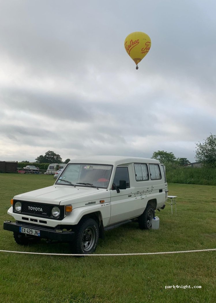 Church Farm caravanning and camping — foto 3