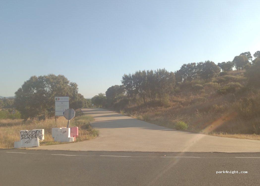 (10880) Zarza la Mayor - Unnamed Road — foto 2