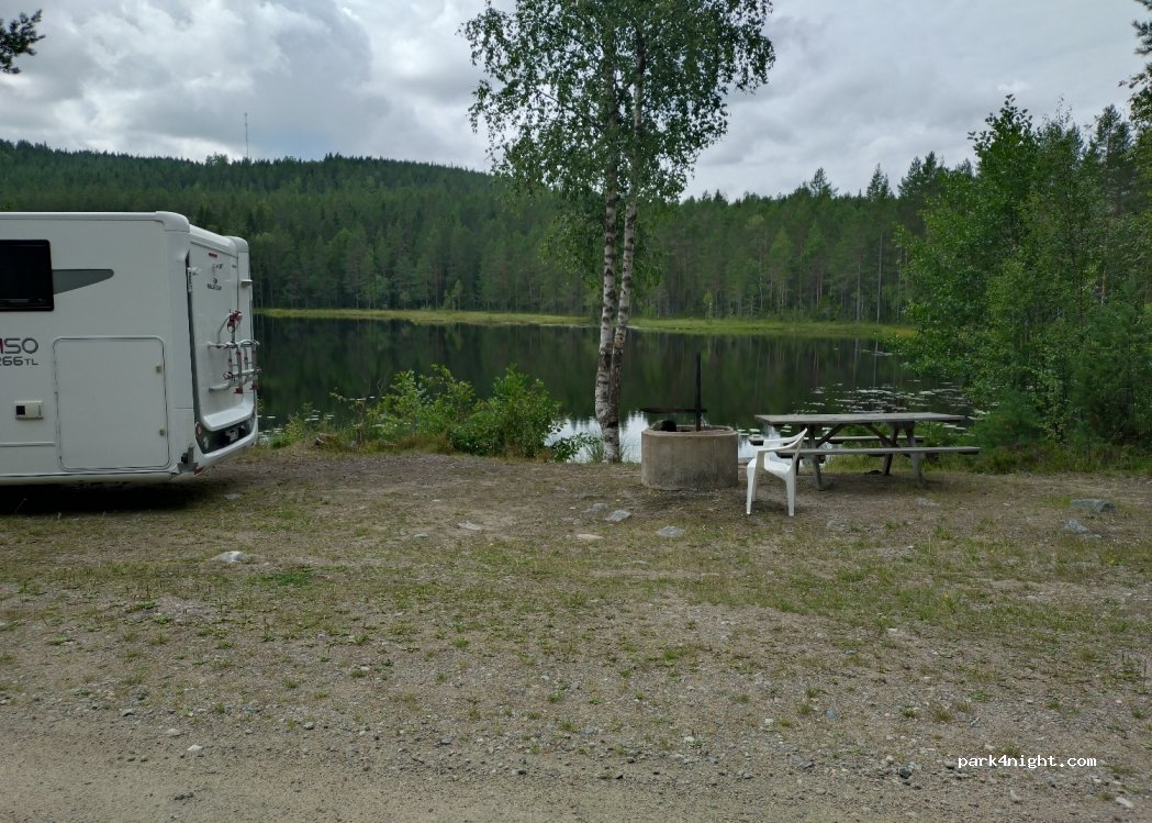 (826 95) Trönödal - Unnamed Road — foto 2