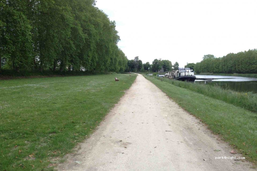 (45360) Châtillon-sur-Loire - Rue Octave Montembault — foto 2