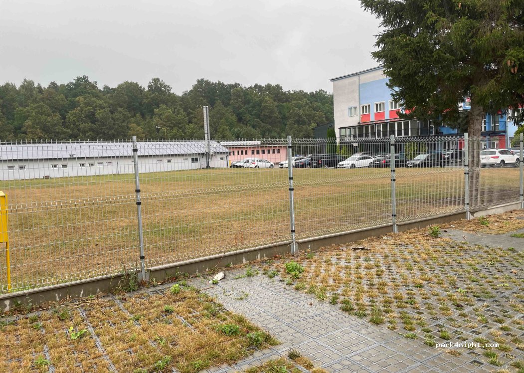 (085 01) Bardejov - 735/1 Družstevná — foto