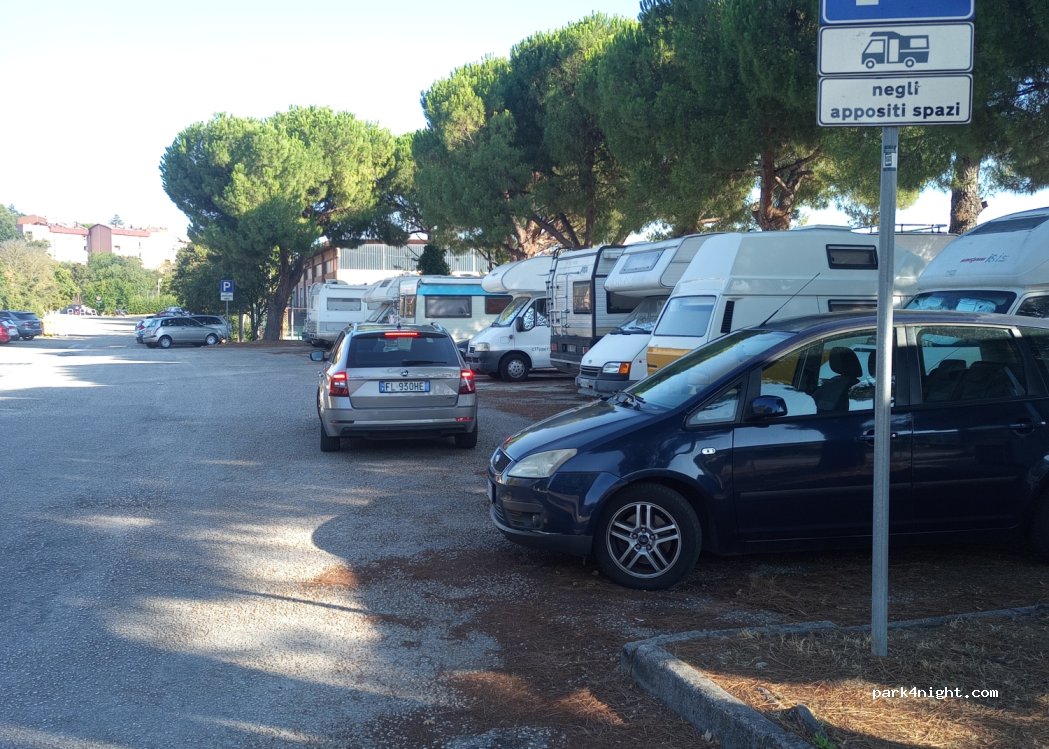 (60131) Ancona - 38 Via Enrico Sacripanti — foto 2