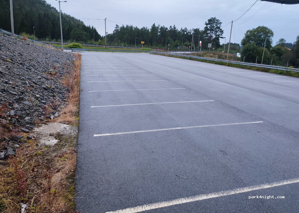 (5956) Hundvin - Unnamed Road — foto