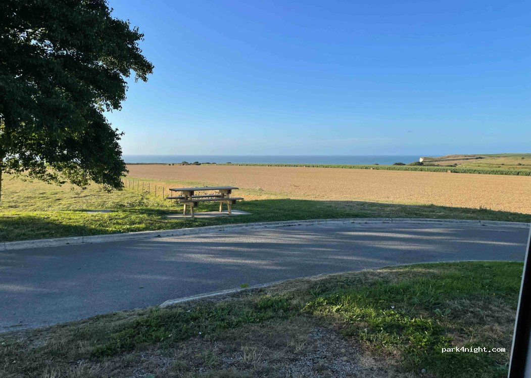 (76370) Petit-Caux - 1 Rue du Stade — foto
