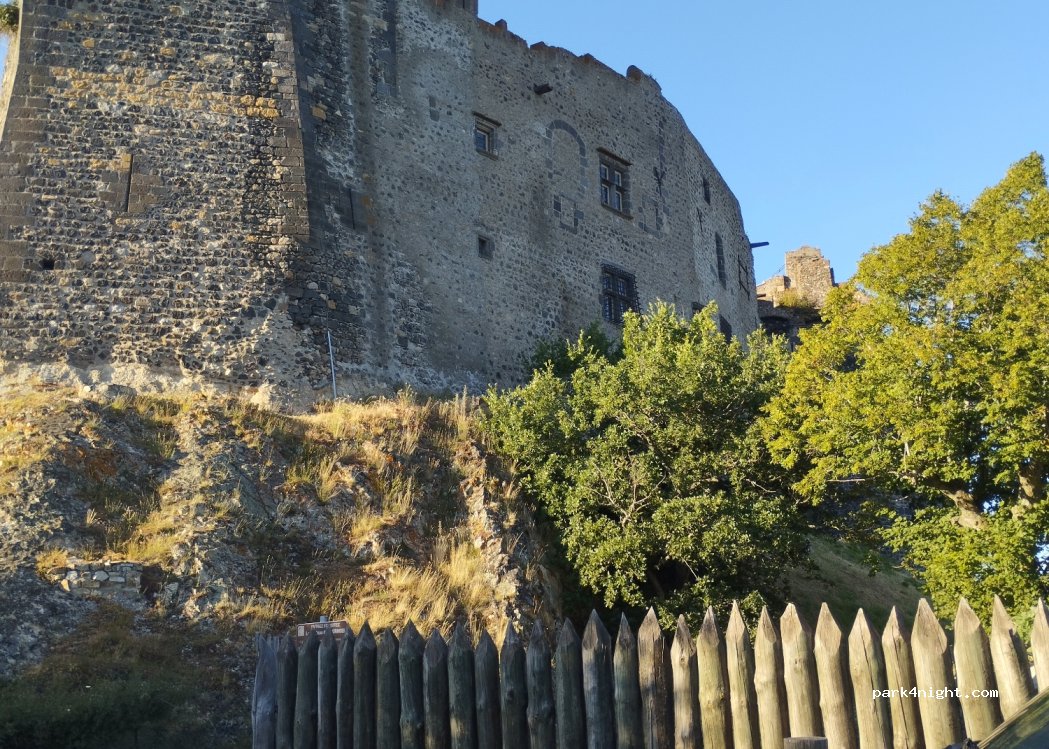 (63530) Volvic - 10 Rue des Remparts — foto