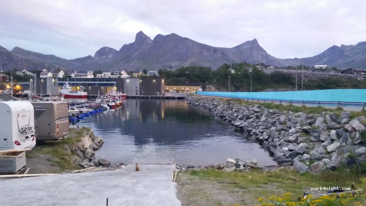 Husøy bobilparkering — foto 2