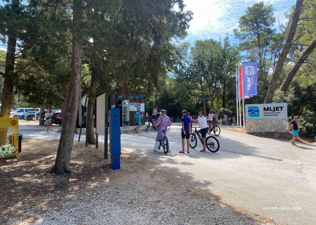 (20225) Goveđari - Unnamed Road — foto