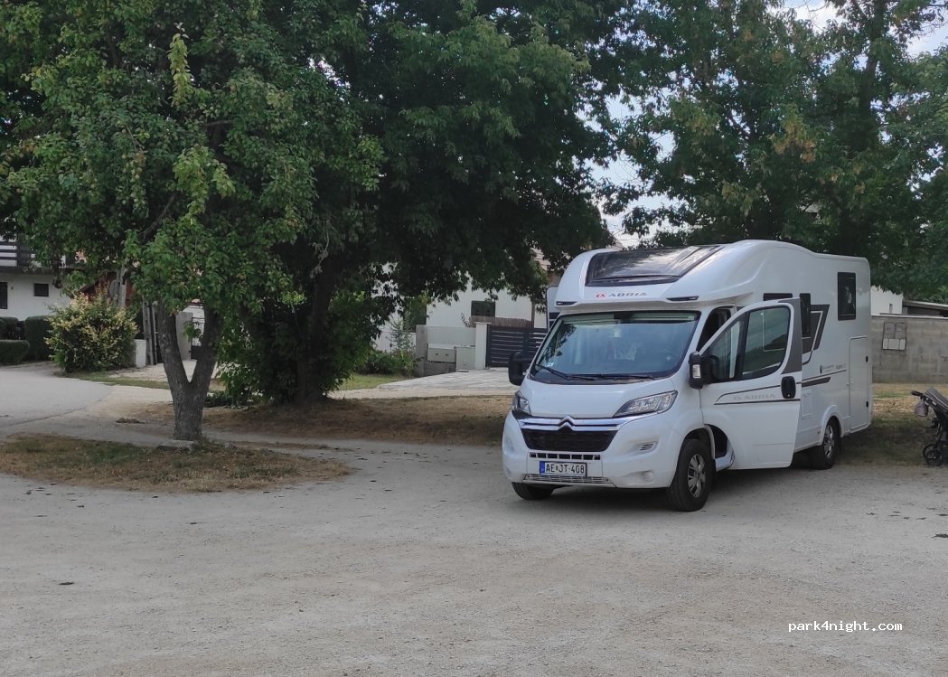 (8630) Balatonboglár - 17 Viola utca — foto