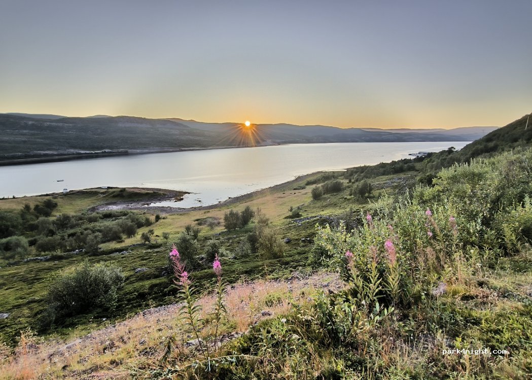 (9841) Smalfjord - Unnamed Road — foto