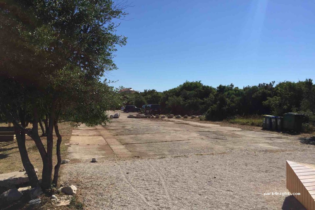 (52215) Peroj - Unnamed Road — foto