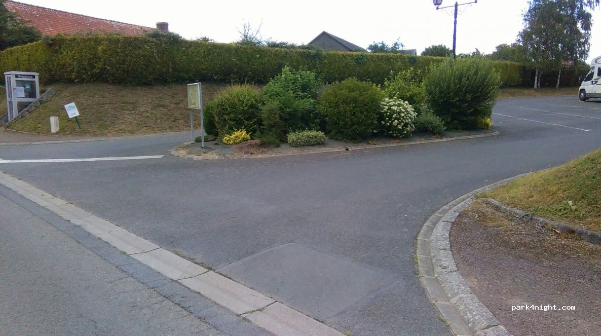 (14770) Saint-Pierre-la-Vieille - Chemin de la Valette — foto