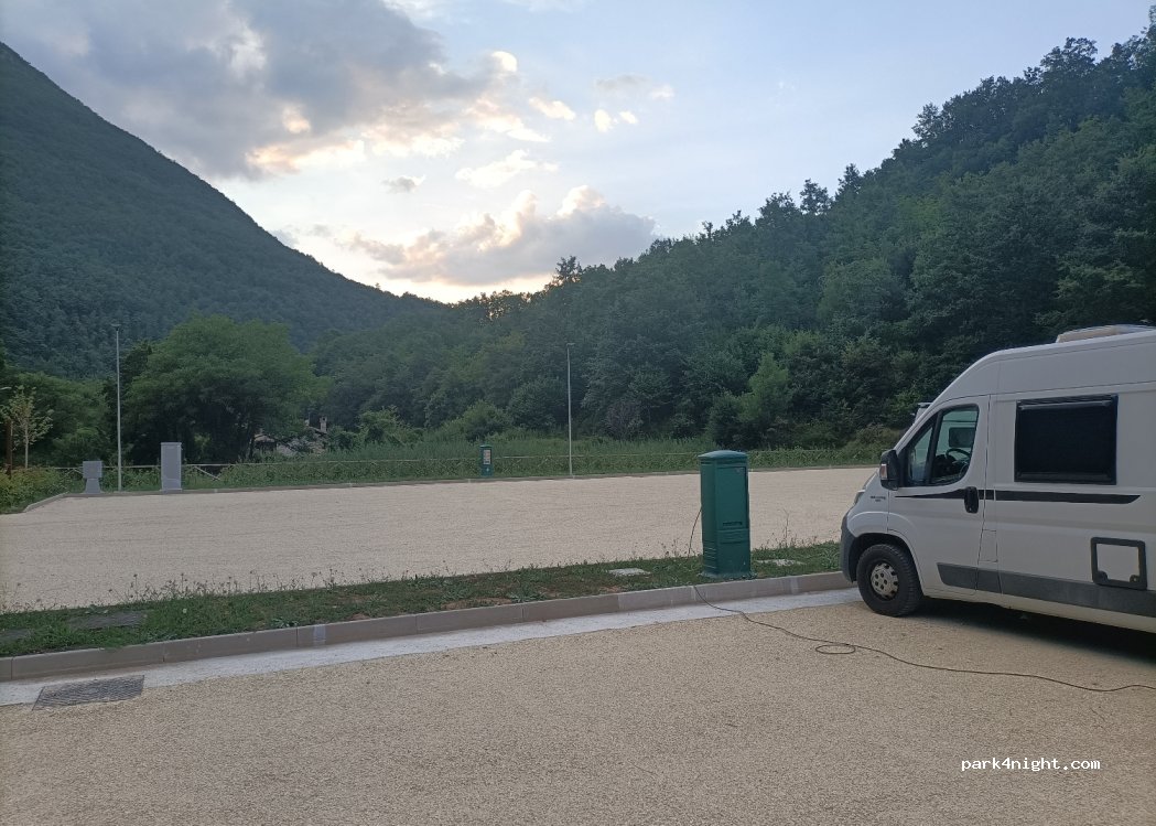 (62039) Castelsantangelo sul Nera - Unnamed Road — foto 2