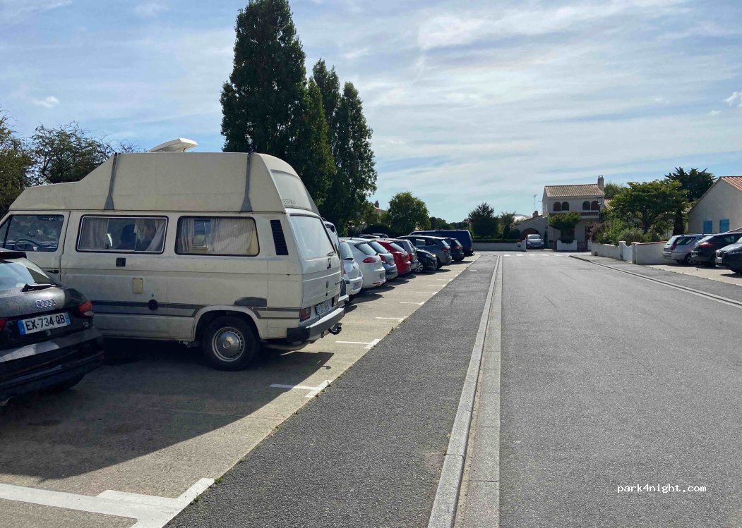 (85100) Les Sables-d'Olonne - 12 Rue Barillon — foto
