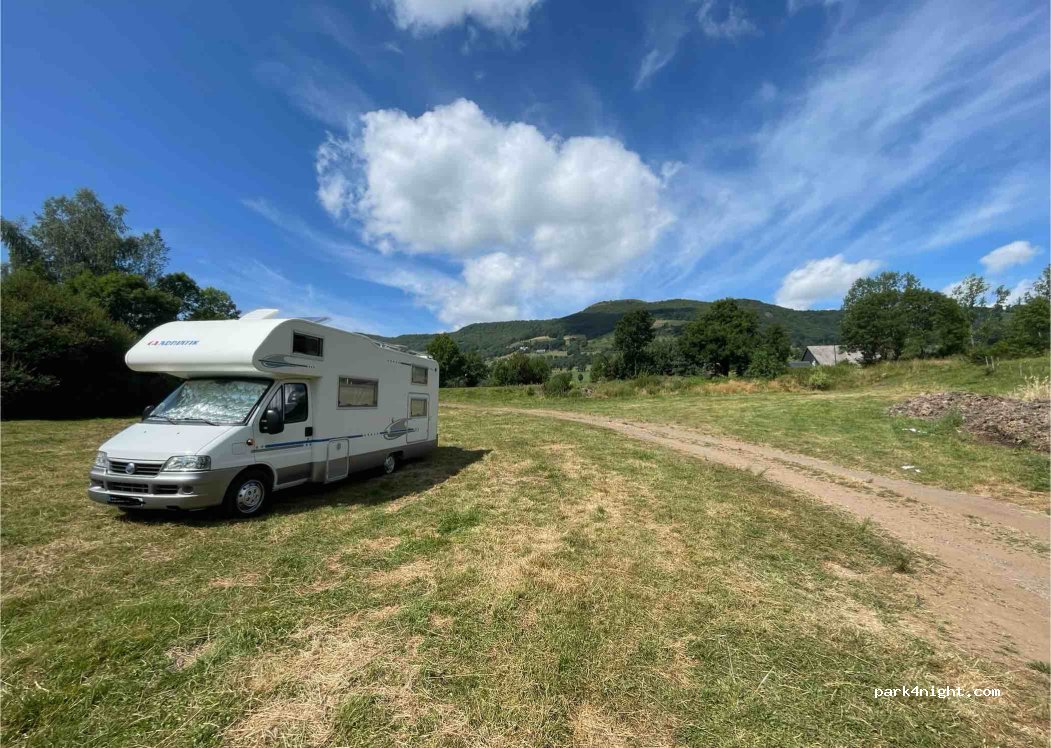 (15400) Cheylade - 3 Les Courbettes — foto