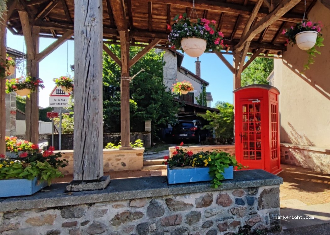 (16150) Exideuil - 1811 Rue de la Mairie — foto