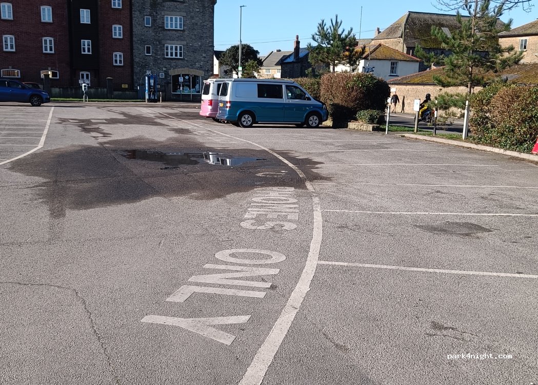 (DT6 4AX) Bridport - W Bay Rd — foto 2