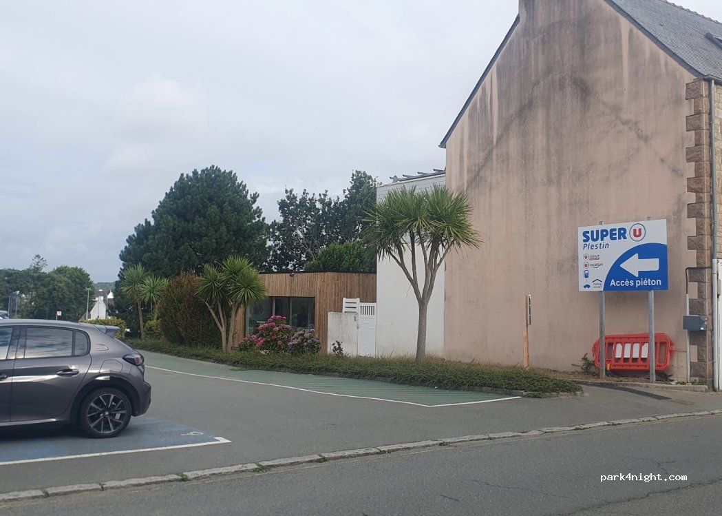 (22310) Plestin-les-Grèves - 15 Rue de Kergus — foto 2