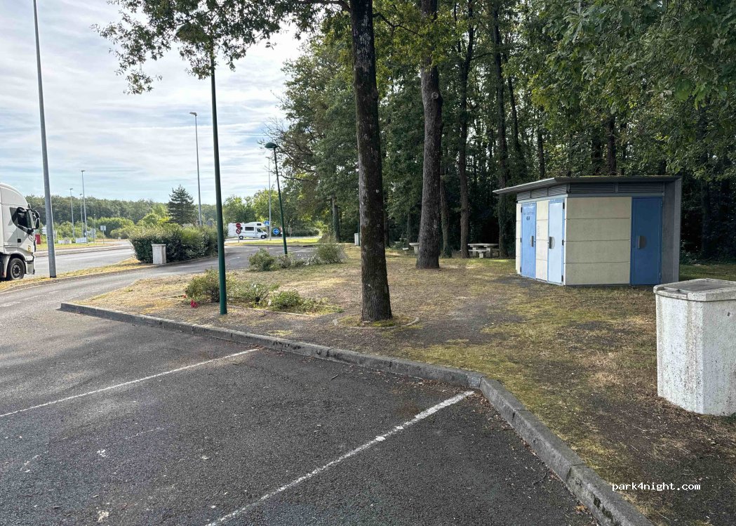 (37330) Château-la-Vallière - 77 Avenue du Gén de Gaulle — foto