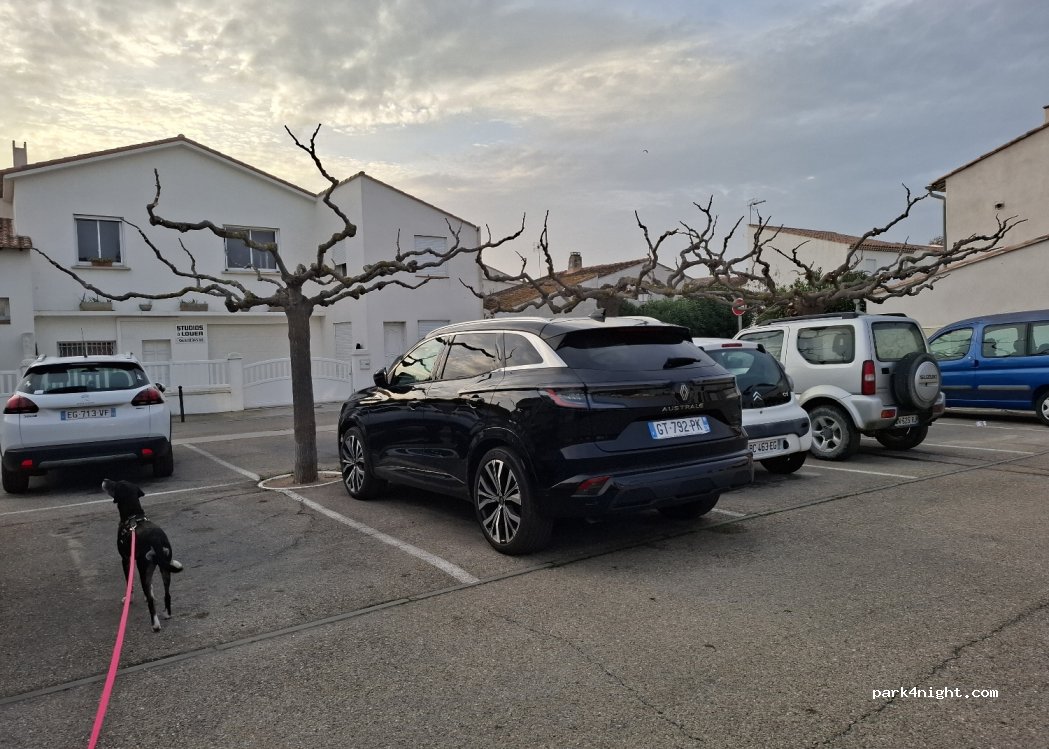 (13460) Saintes-Maries-de-la-Mer - 49 Avenue Frédéric Mistral — foto