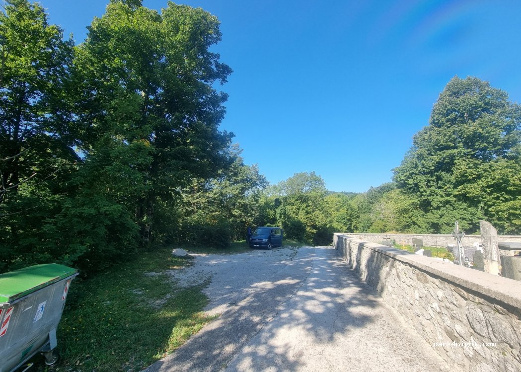 (5223) Breginj - Unnamed Road — foto