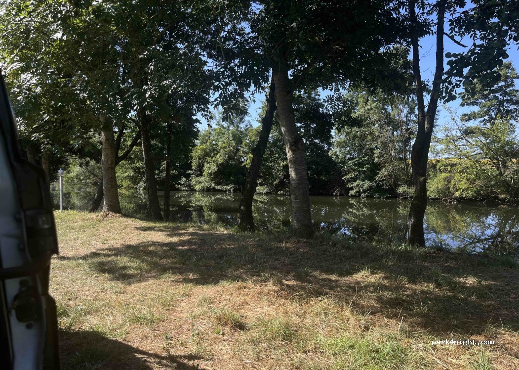 (54740) Ormes-et-Ville - Unnamed Road — foto 4