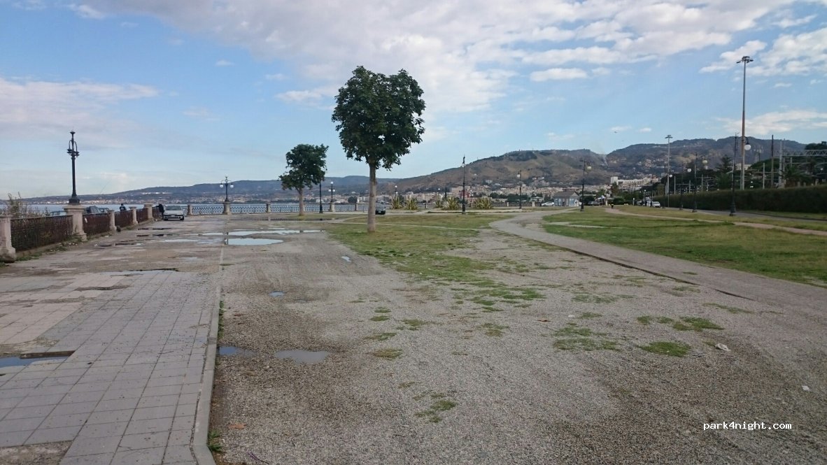 (89127) Reggio Calabria - Viale Italo Falcomatà — foto