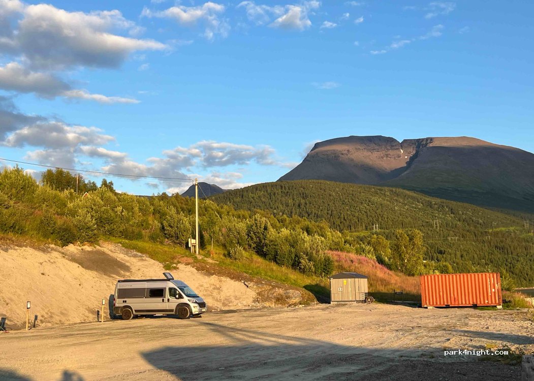 Bobilparkering Aursfjord Båthavn — foto 3