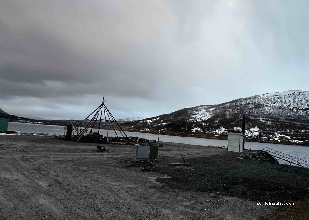 Bobilparkering Aursfjord Båthavn — foto 4