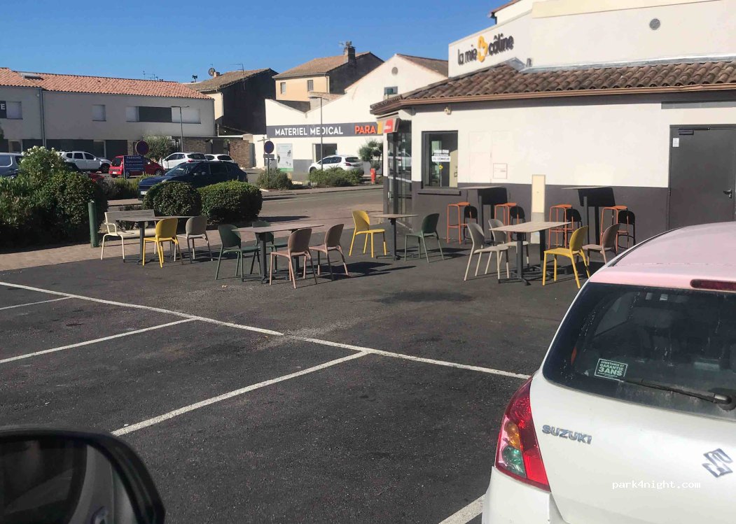 (30210) Remoulins - 69 Avenue Geoffroy Perret — foto