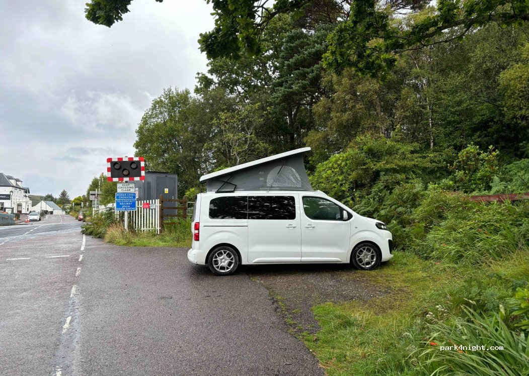 (PH40 4PB) Mallaig - B8008 — foto