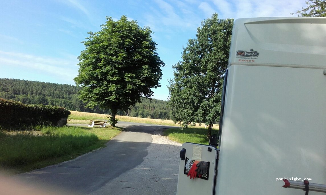 (91352) Hallerndorf - 31 Pautzfelder Straße — foto