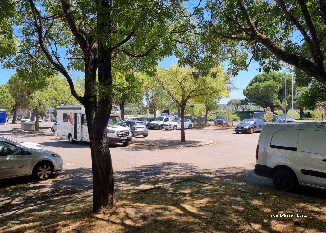 (84500) Bollène - 77 Avenue Jean Monnet — foto 2
