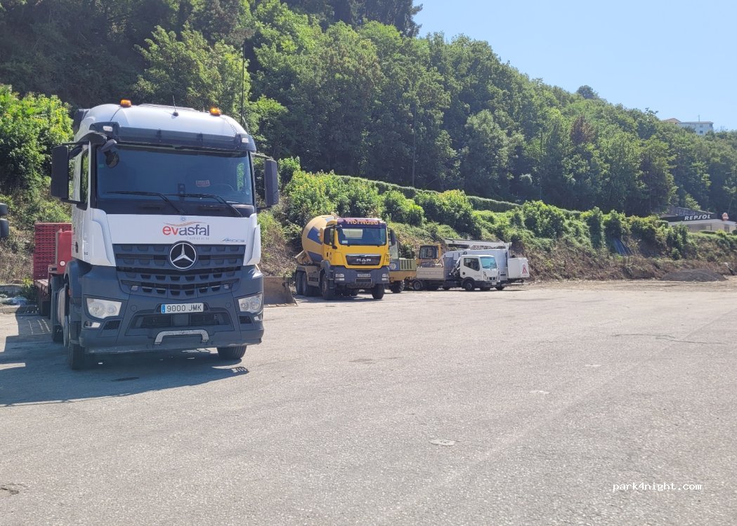 (33800) Cangas del Narcea - 33 Avenida de Oviedo — foto