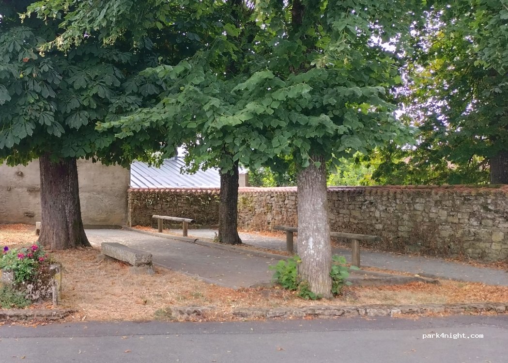 (85110) Sigournais - 10 Rue du Donjon — foto 2