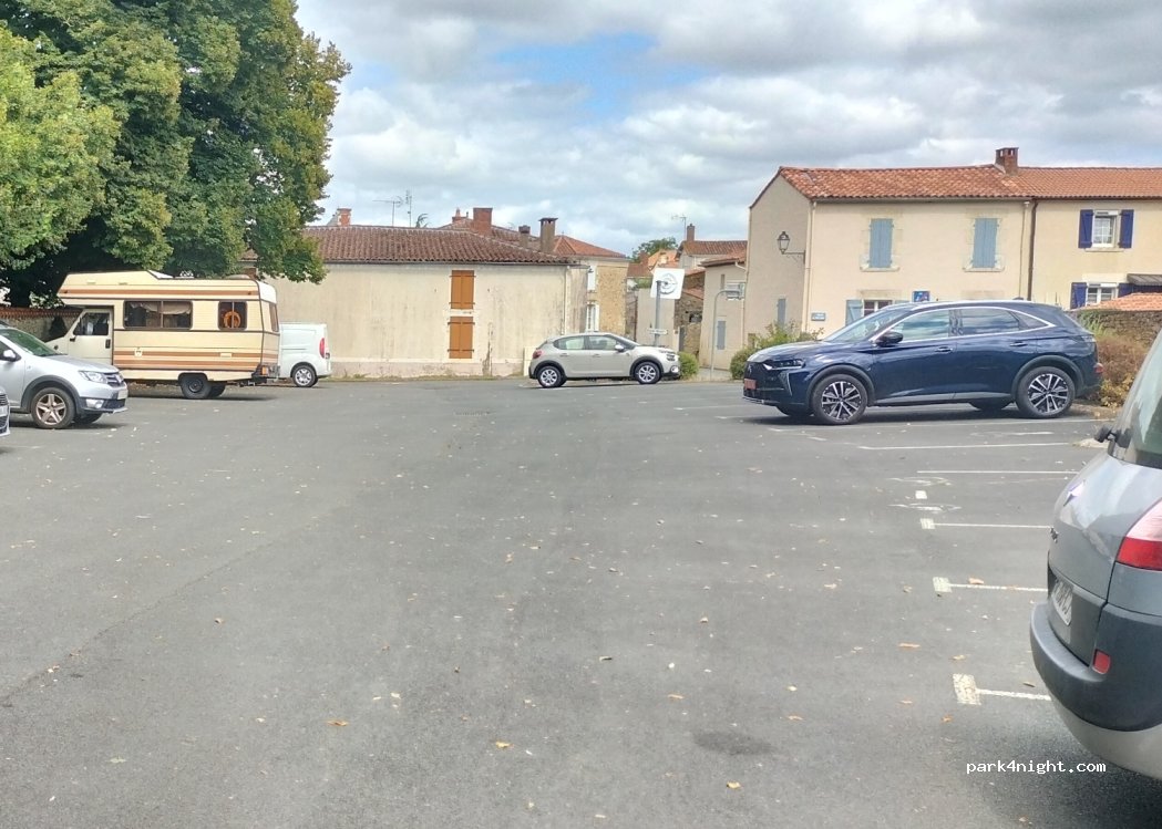(85110) Sigournais - 10 Rue du Donjon — foto 3