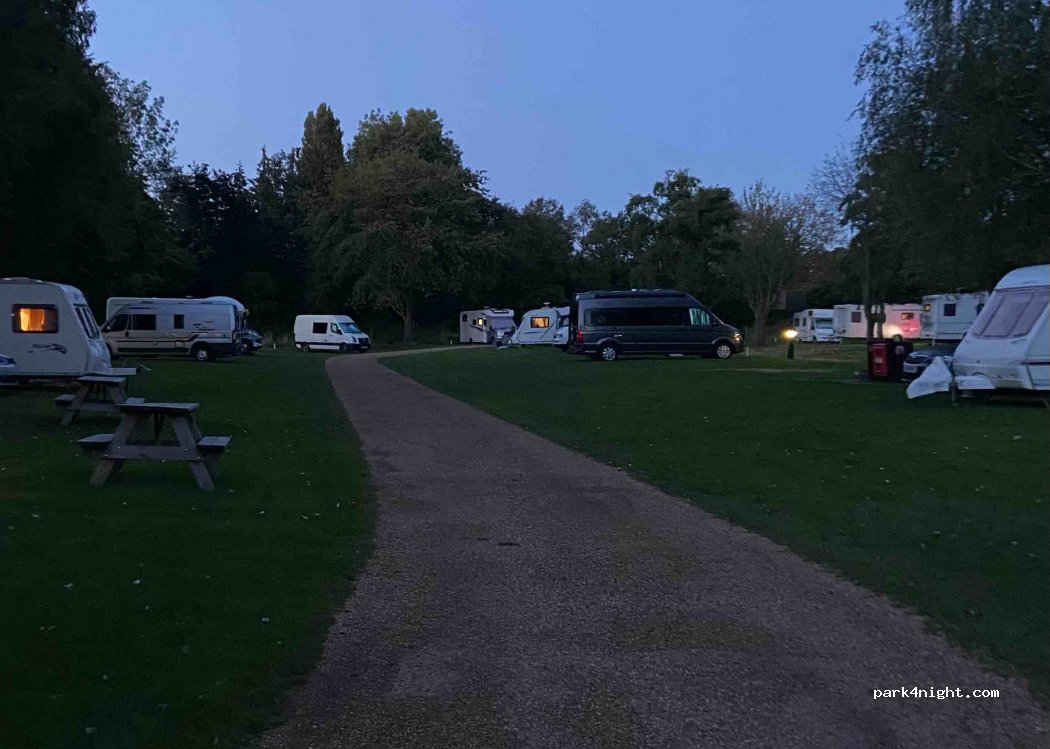Waterclose Meadows Campsite — foto