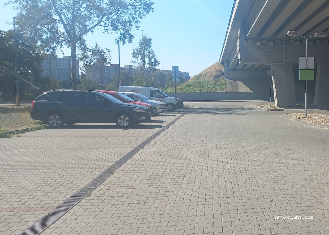 (851 01) Petržalka - 50 Černyševského — foto