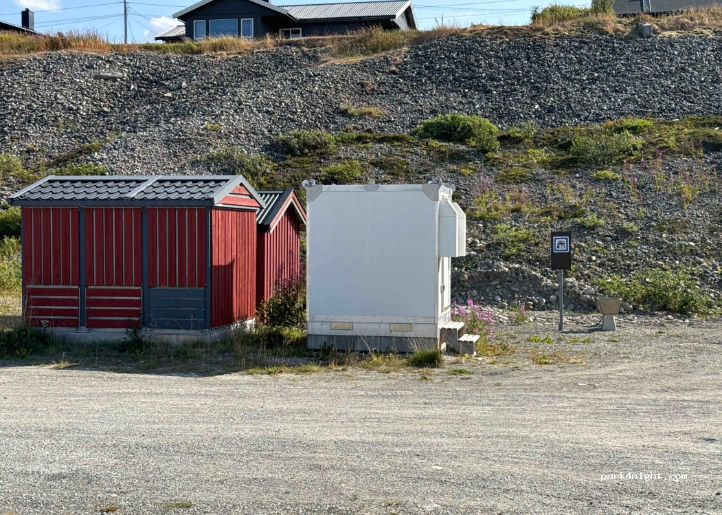 (9790) Kjøllefjord - 21 Breivikvegen — foto