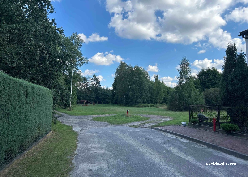 (95-030) Guzew - Unnamed Road — foto