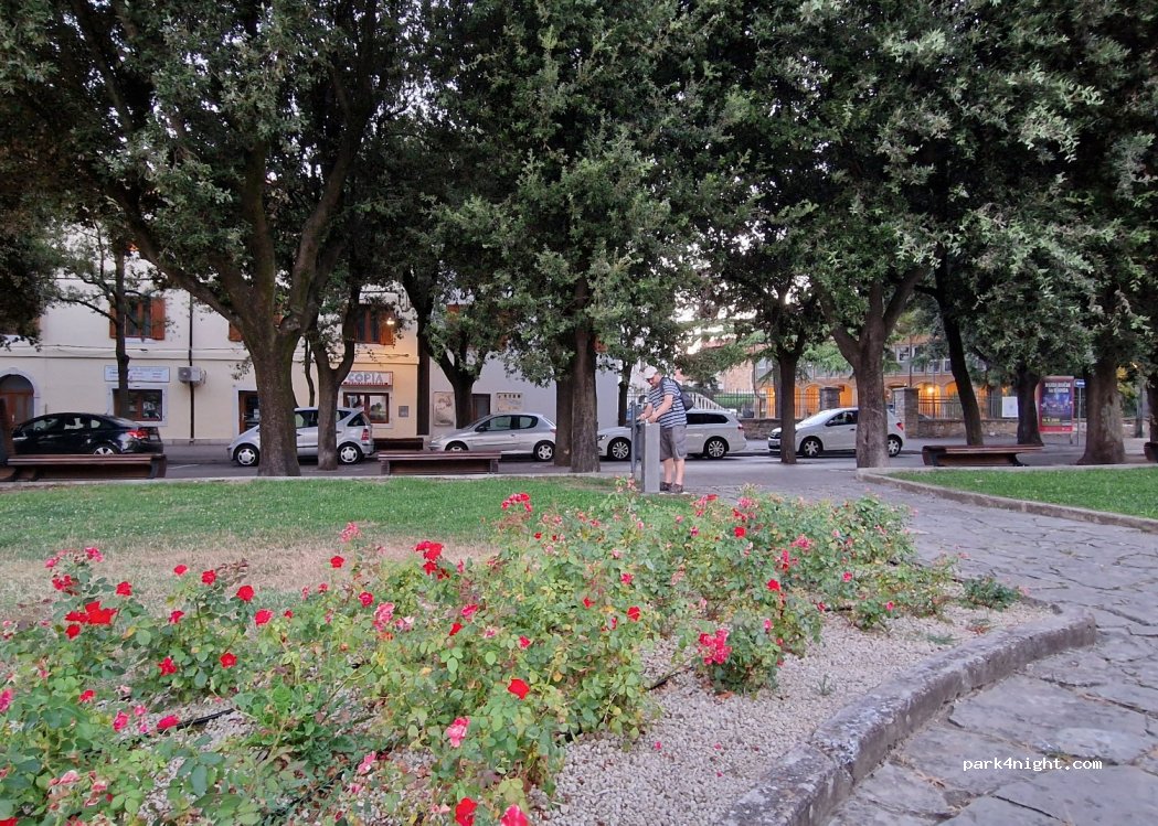 (6000) Koper - 10 Trg Brolo — foto