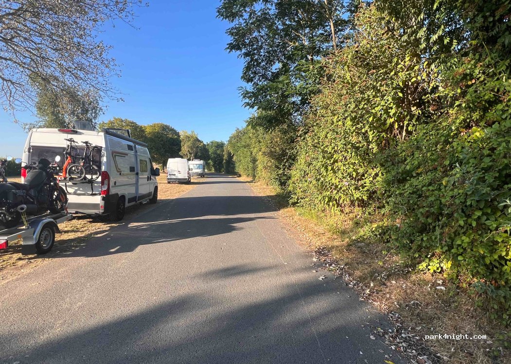 (14860) Amfreville - Aire des Campagnettes — foto 2