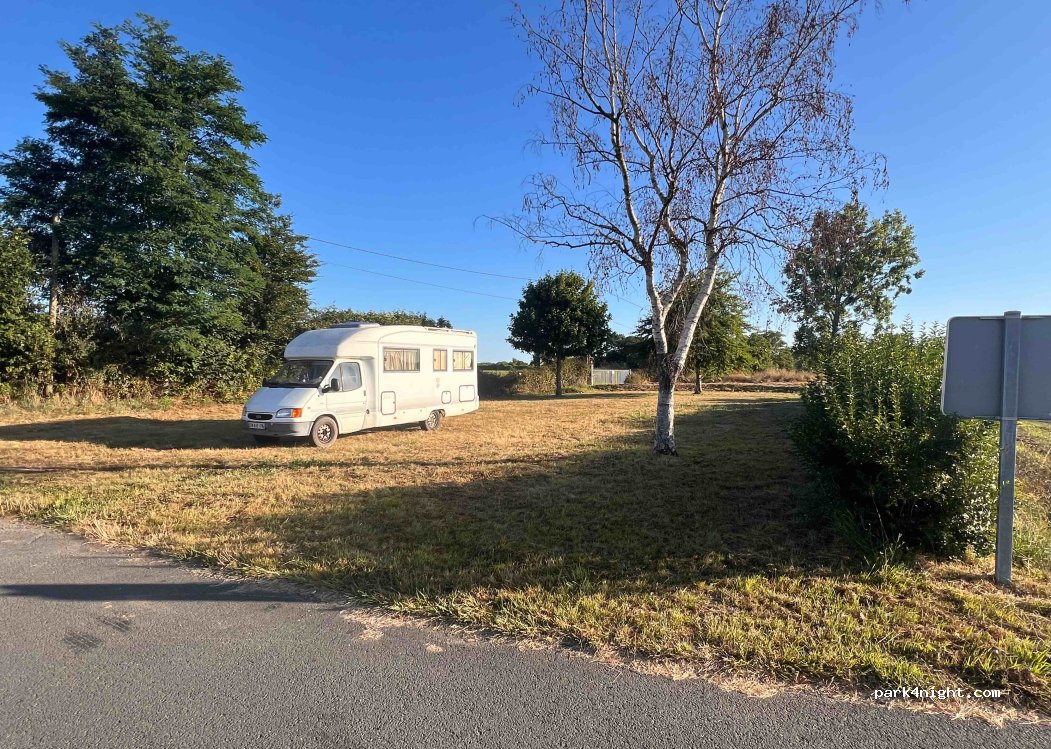 (14860) Amfreville - Aire des Campagnettes — foto 3