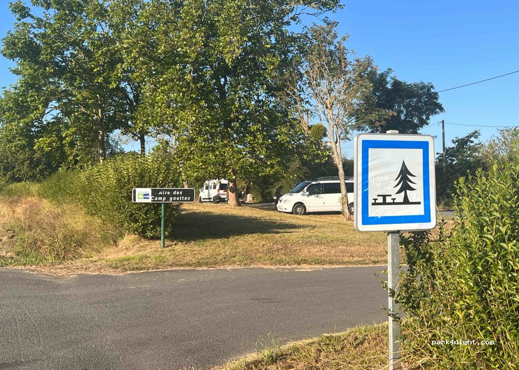 (14860) Amfreville - Aire des Campagnettes — foto 4