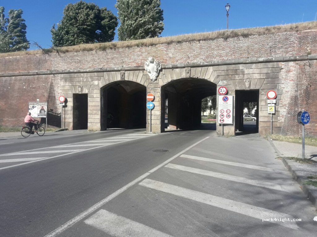 (55100) Lucca - 57 Via Luporini Gaetano — foto 2