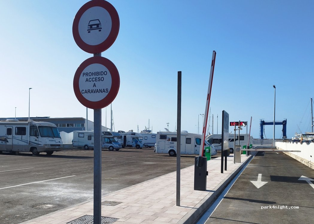 Área de Autocaravanas de Vélez Málaga — foto 2