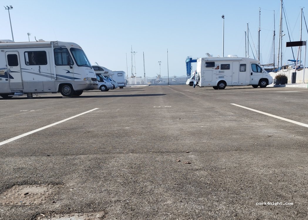 Área de Autocaravanas de Vélez Málaga — foto 3