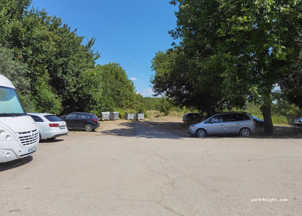 (5058) Hotnitsa - Unnamed Road — foto