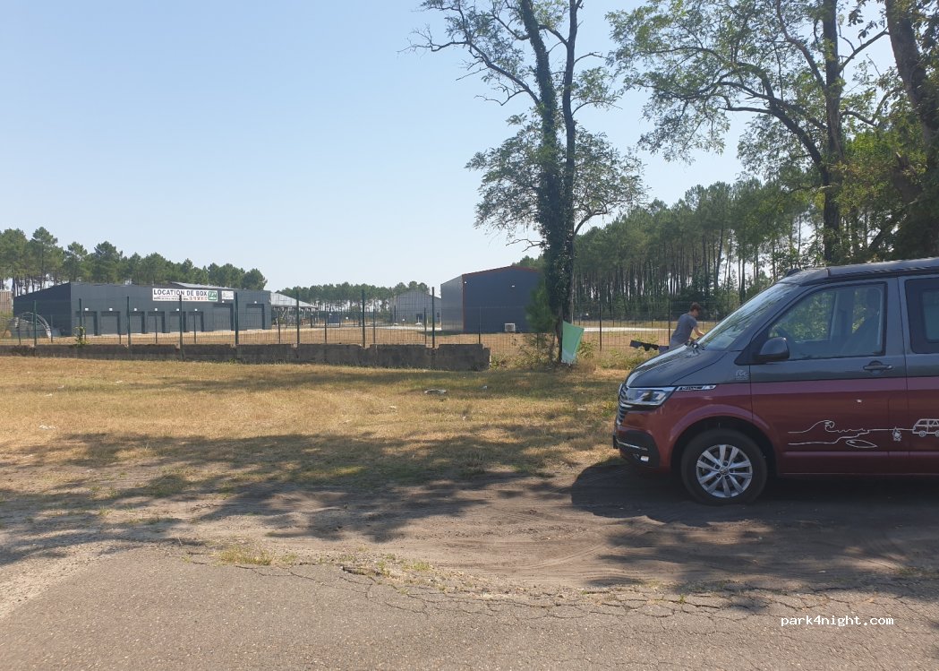 (40430) Sore - 706 Boulevard de la Gare — foto 2
