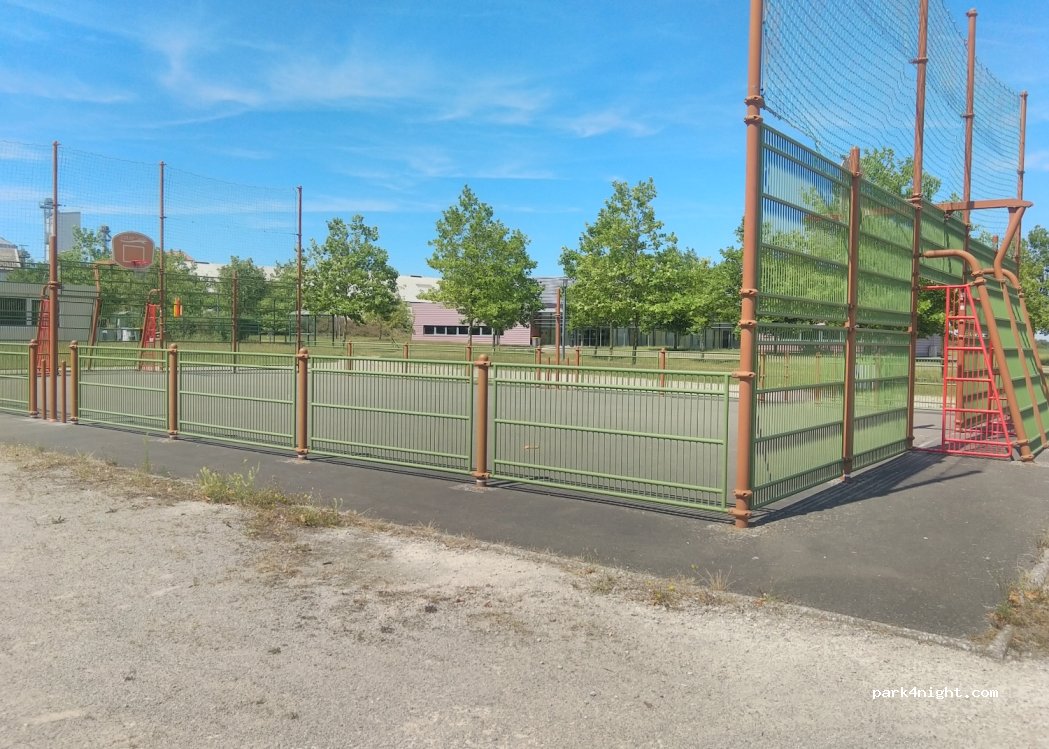 (28140) Orgères-en-Beauce - 1 Place du Gymnase — foto 2