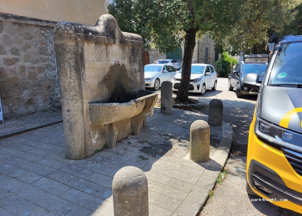 (58038) Seggiano - 3 Piazzale della Fonte — foto